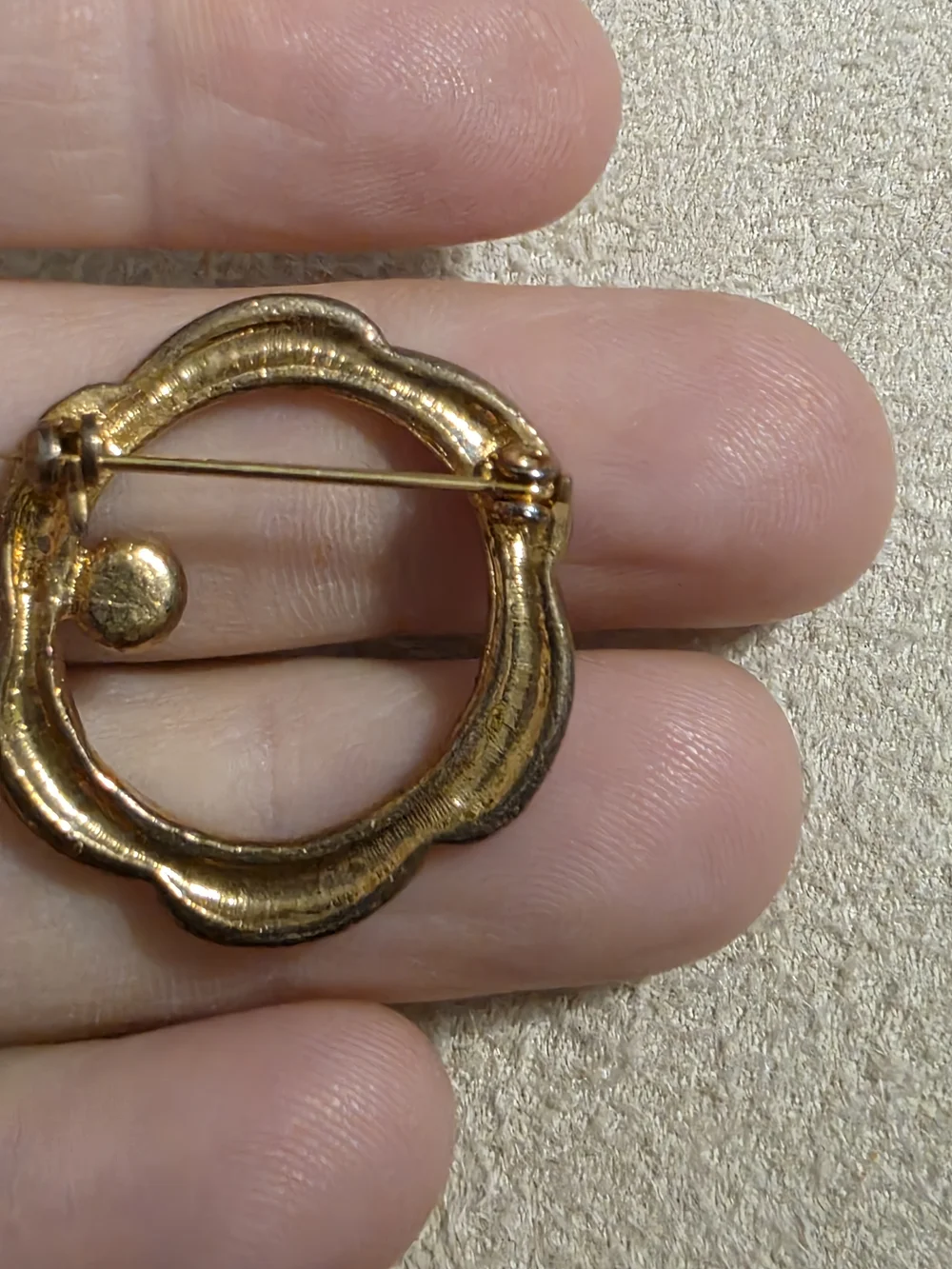 Retro Textured Circle Scarf Pin Brooch Faux Garnet Stone Mid Century Vintage